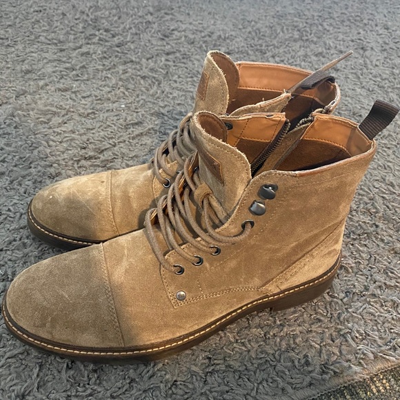 Bull boxer boots and shoes. Also Steve Madden - Picture 3 of 8